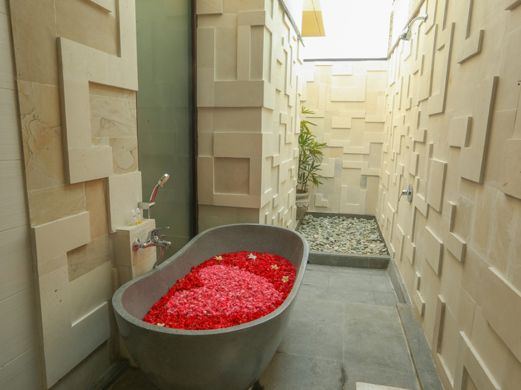 https://www.dmo.booknpay.net/argyasantijimbaran/assets/img/static/junior-suite-rooms/junior-suite-rooms4.jpg
