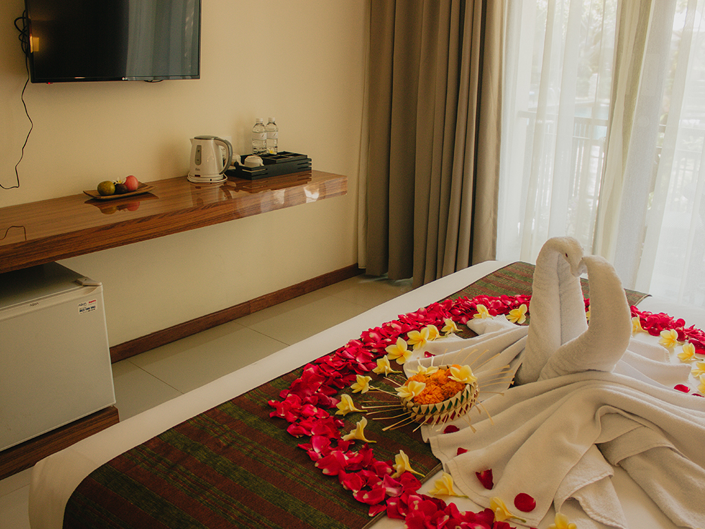 https://www.dmo.booknpay.net/argyasantijimbaran/assets/img/static/superior-double-rooms/superior-double-rooms1.jpg